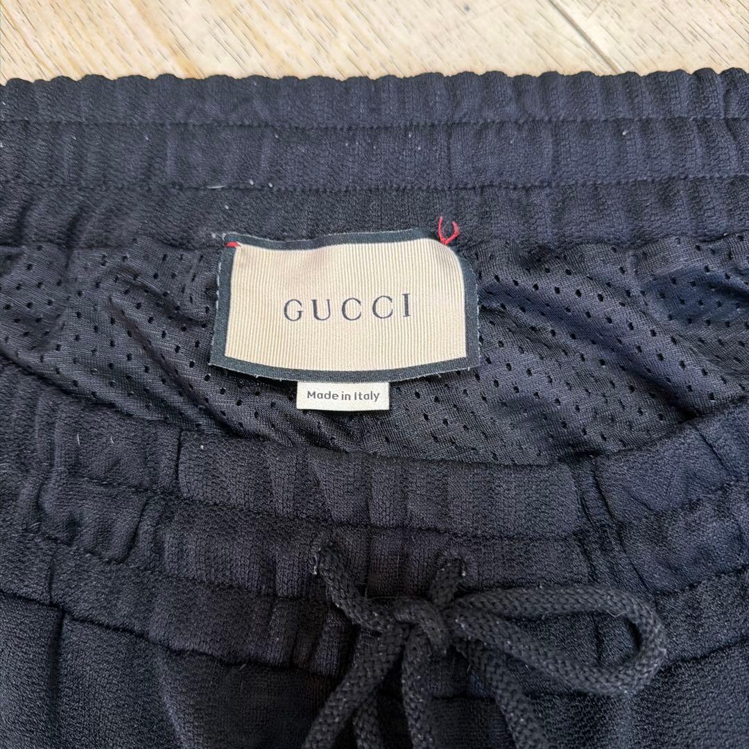 グッチ　黒サイドライン入り　ショートパンツ　メンズ　XXL