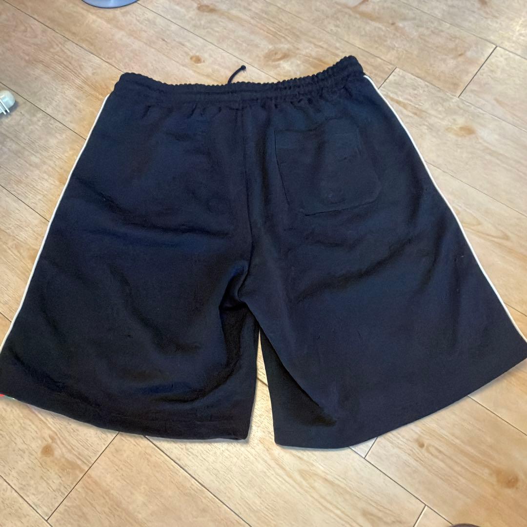 グッチ　黒サイドライン入り　ショートパンツ　メンズ　XXL
