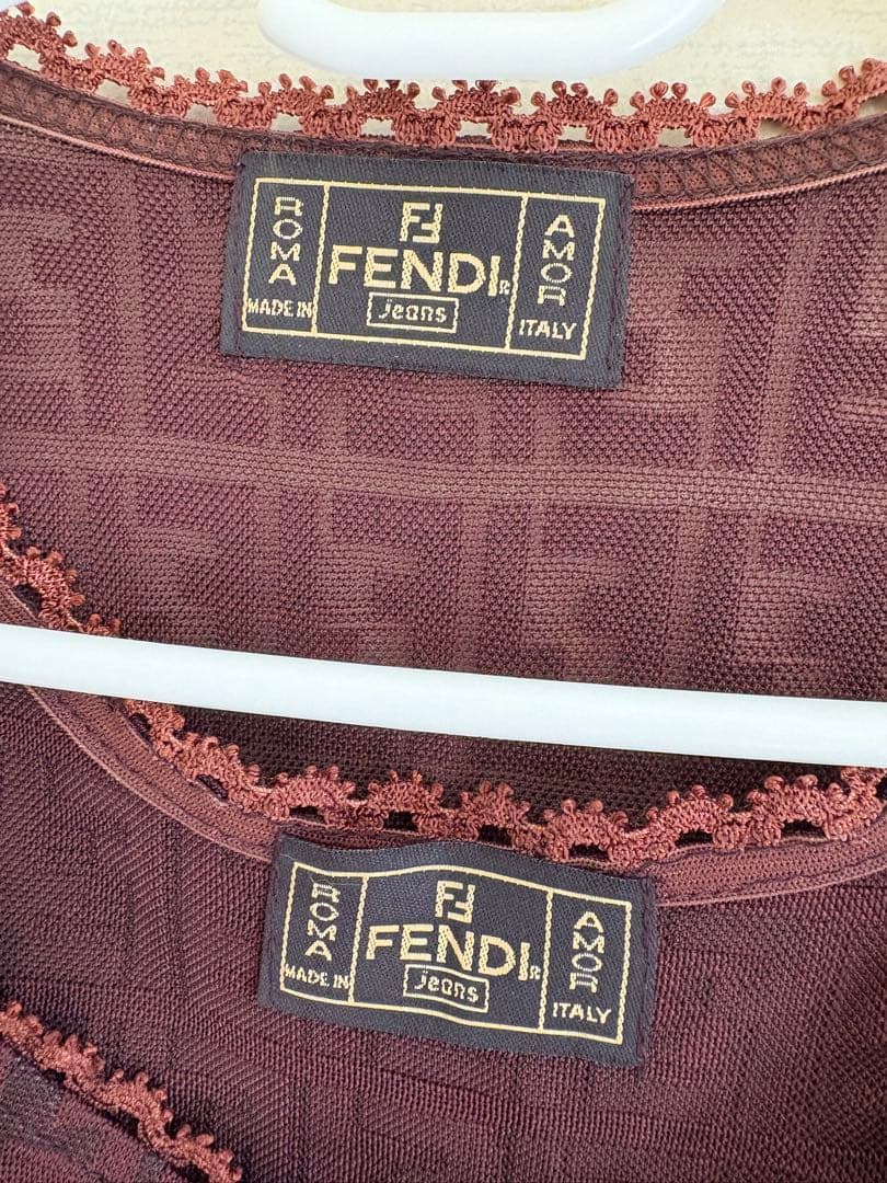 Fendi バーガンディ ロゴ タンクトップ カーディガン セット