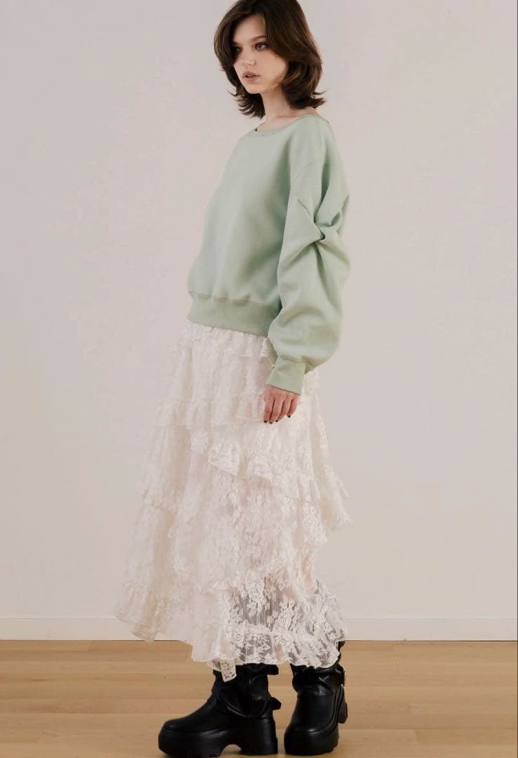 【THE TOE】Opern Off-shoulder Sweat
