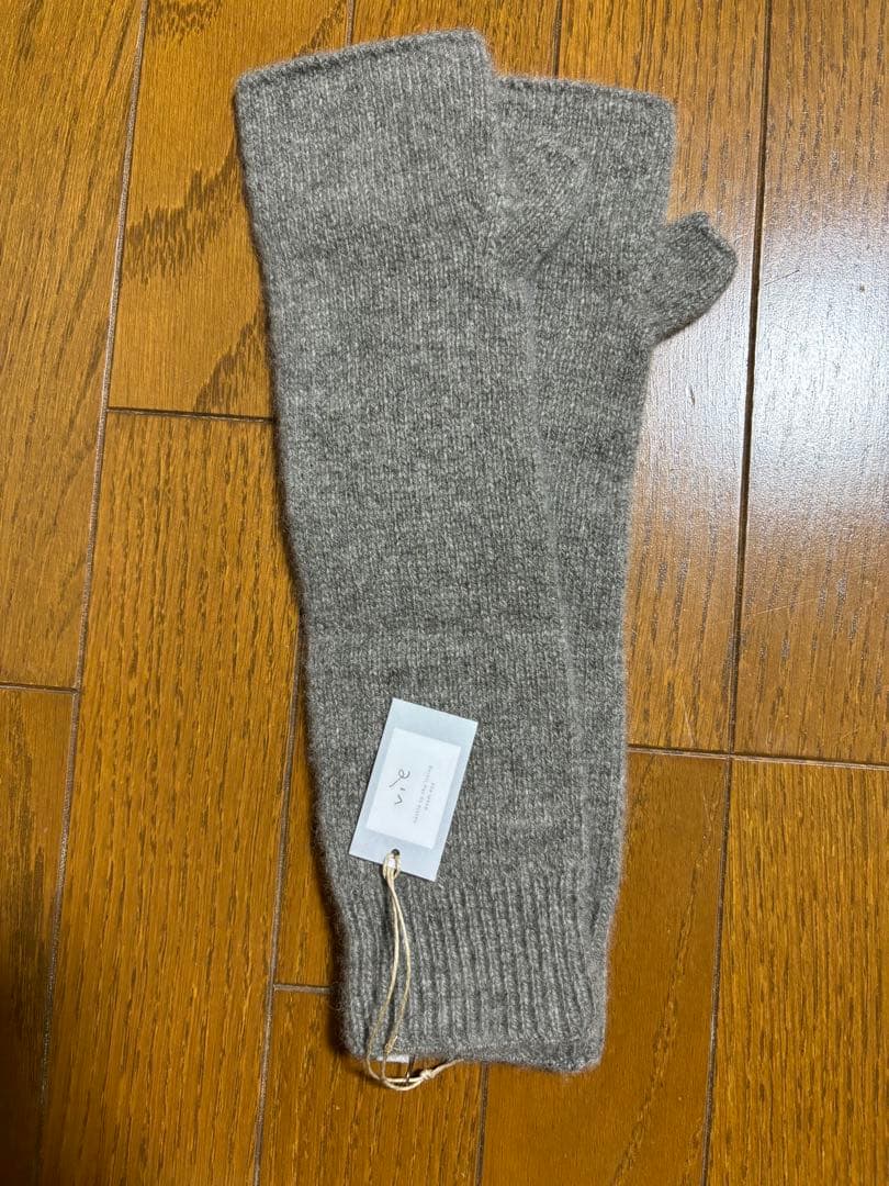 evam eva カシミヤ シームレス アームウォーマー