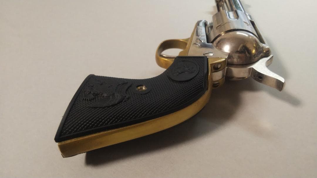 タナカ　コルトSAA　真鍮トリガーガード、バックストラップ換装ver