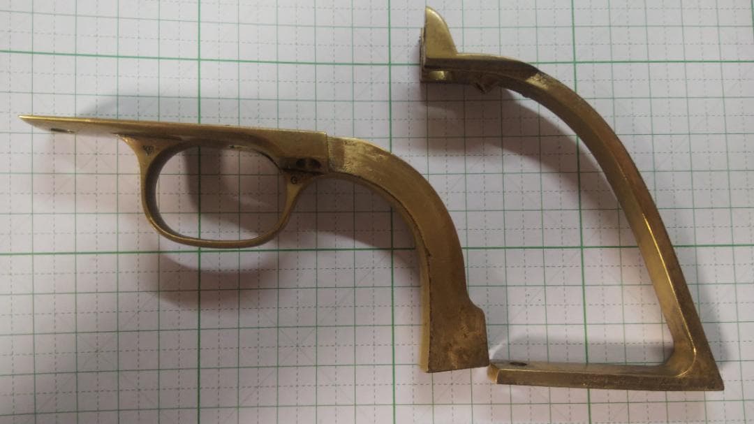 タナカ　コルトSAA　真鍮トリガーガード、バックストラップ換装ver