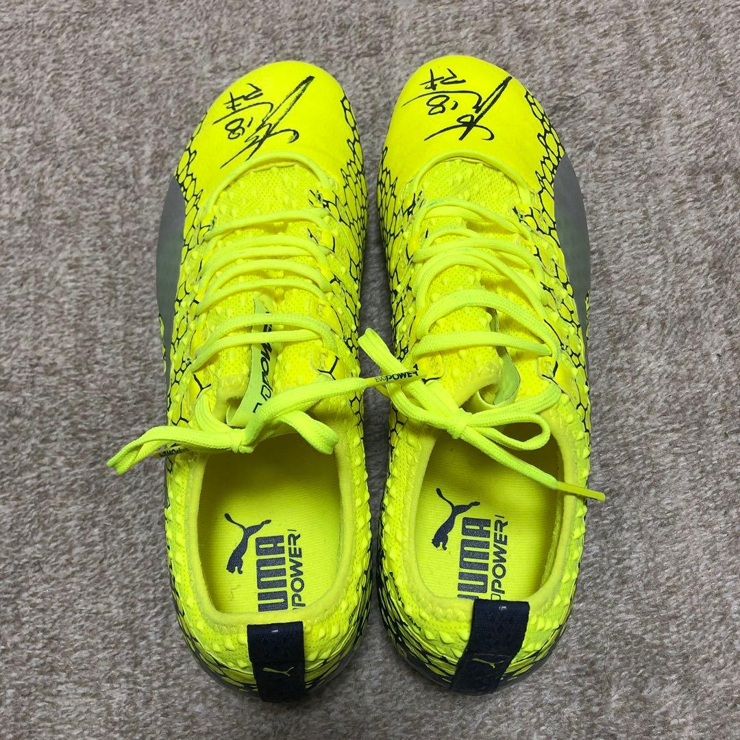 巻誠一郎 【特注】直筆サイン入りスパイク　元ロアッソ熊本、ジェフ市原・千葉