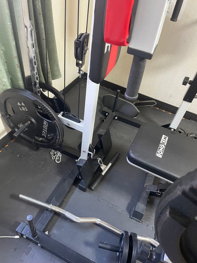 あり　トレーニングマシーン