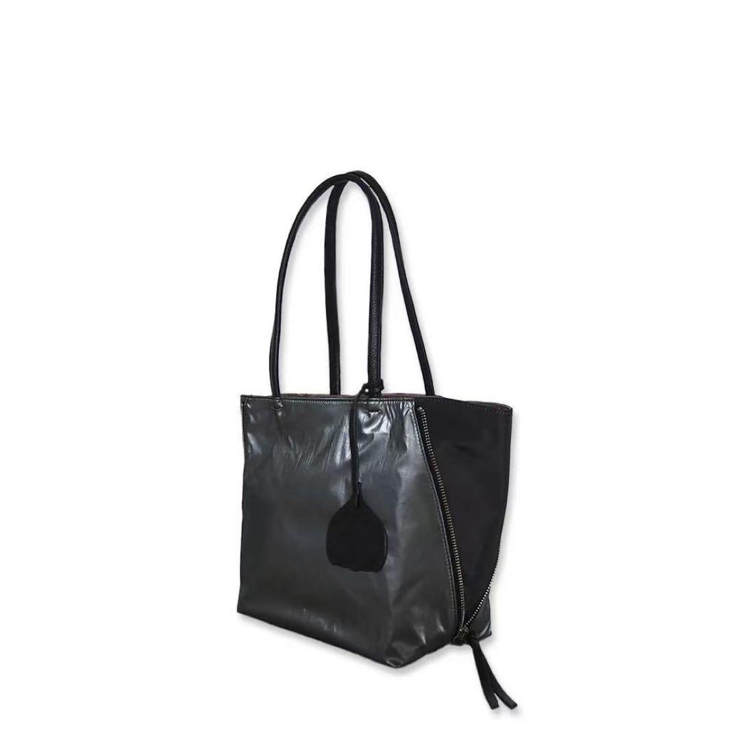 新品OSAMメタリックグレー 大人気ブラック✖️シルバー トートバッグ(Mサイズ)