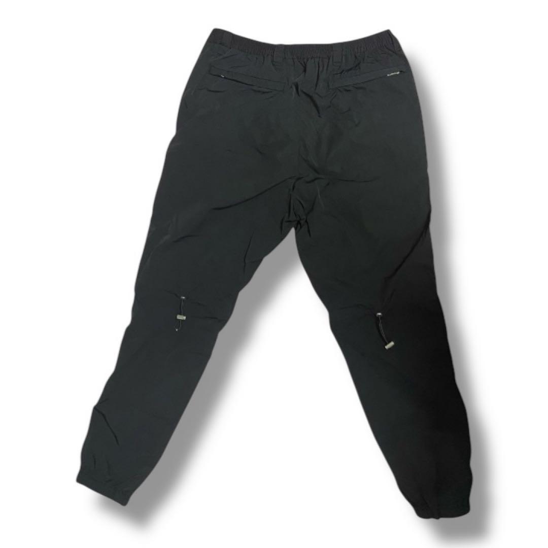 爆安 PRADAブラックストレートパンツ ジッパーポケット付き