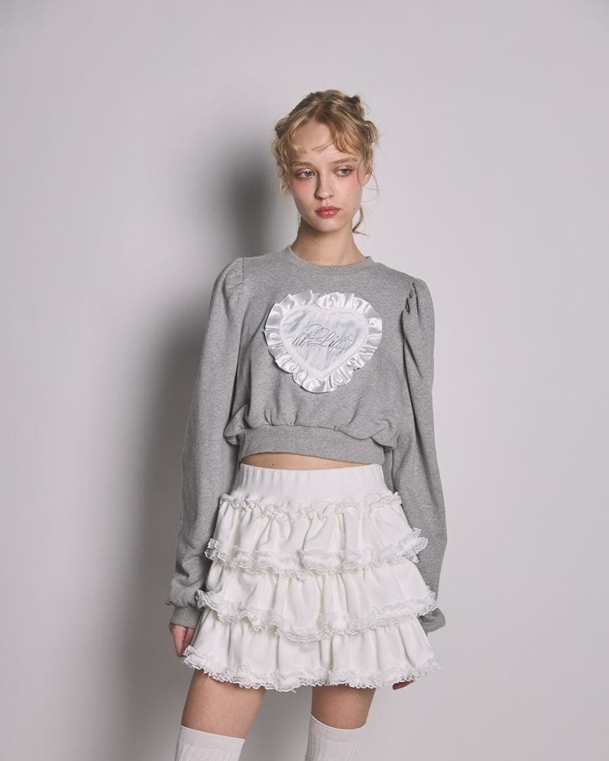 y*a様 ハートフリルスウェットトップス　グレー　lillilly