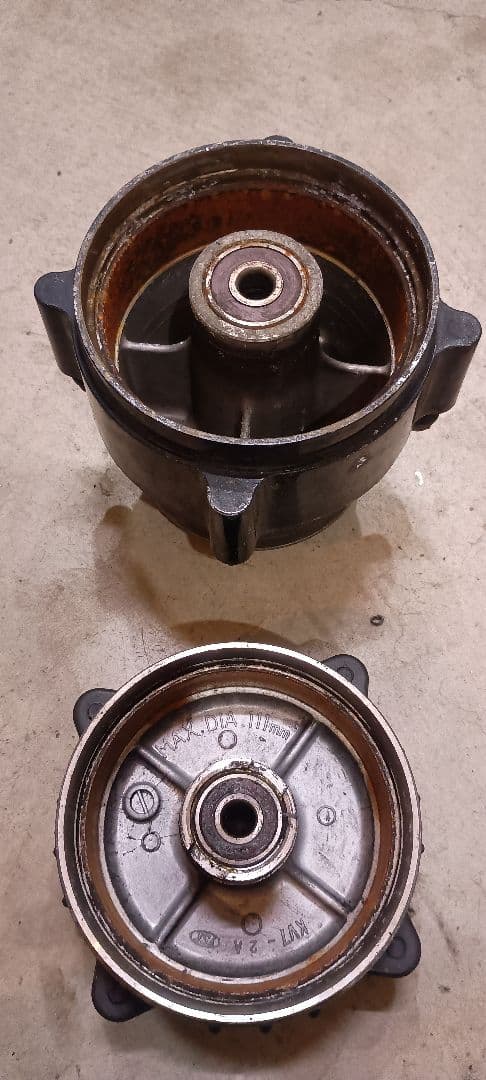 エイプ チューブレスホイール 2.75j 12インチ