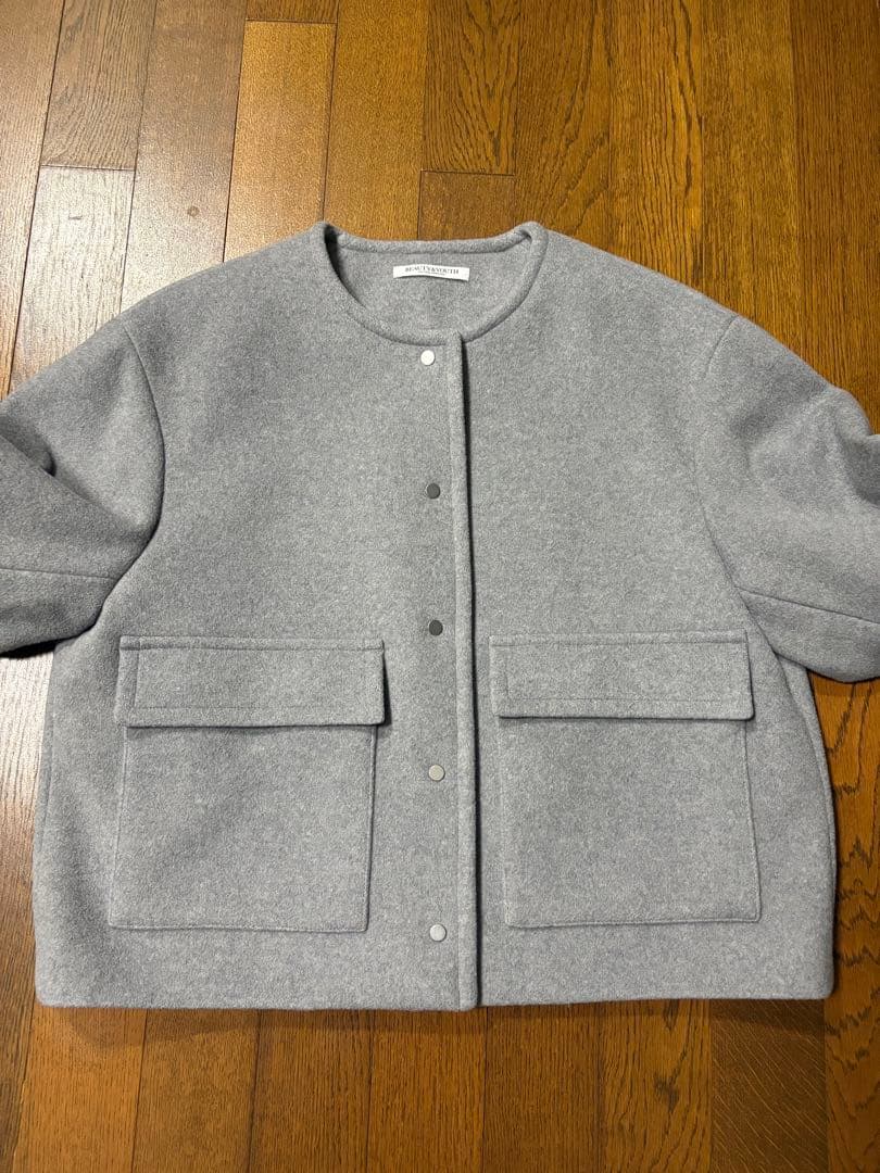 ⚫︎さくら⚫︎ビューティーアンドユース　ノーカラーショートコート S グレー