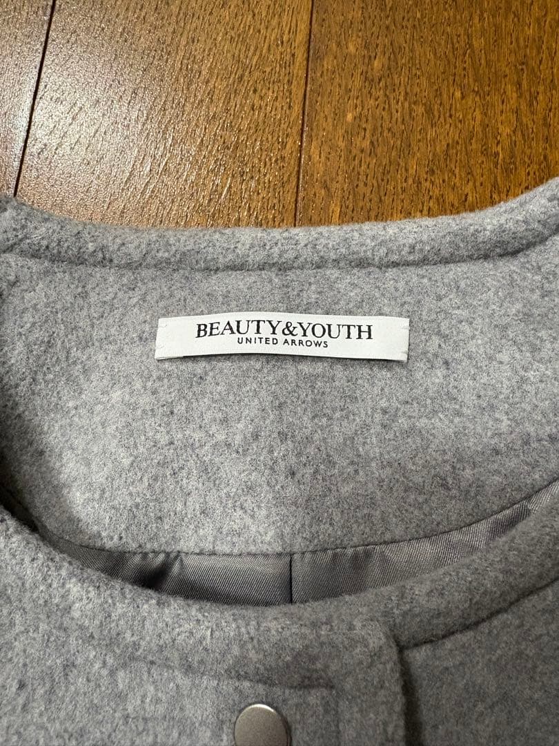 ⚫︎さくら⚫︎ビューティーアンドユース　ノーカラーショートコート S グレー
