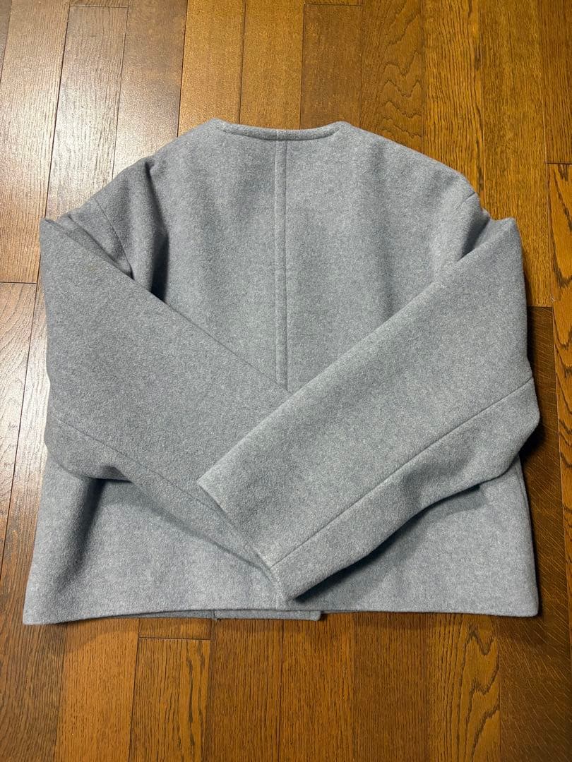 ⚫︎さくら⚫︎ビューティーアンドユース　ノーカラーショートコート S グレー