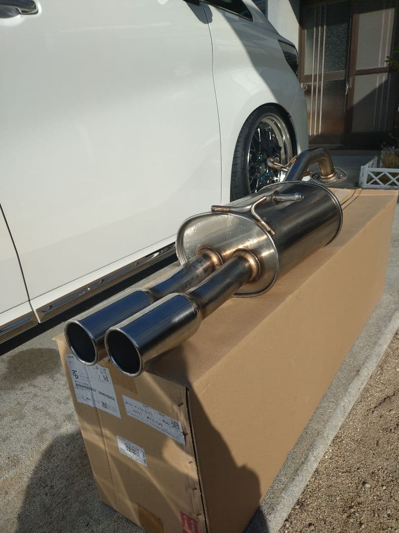 ヨシアキです。ヤリスクロス　TRD　GRスポーツマフラー
