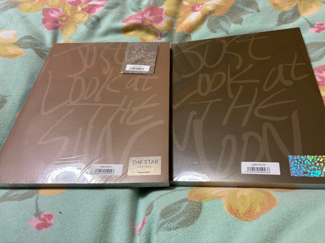 ★嫌がらせお断り★未開封★写真集★JUST LOOK AT THE MOON