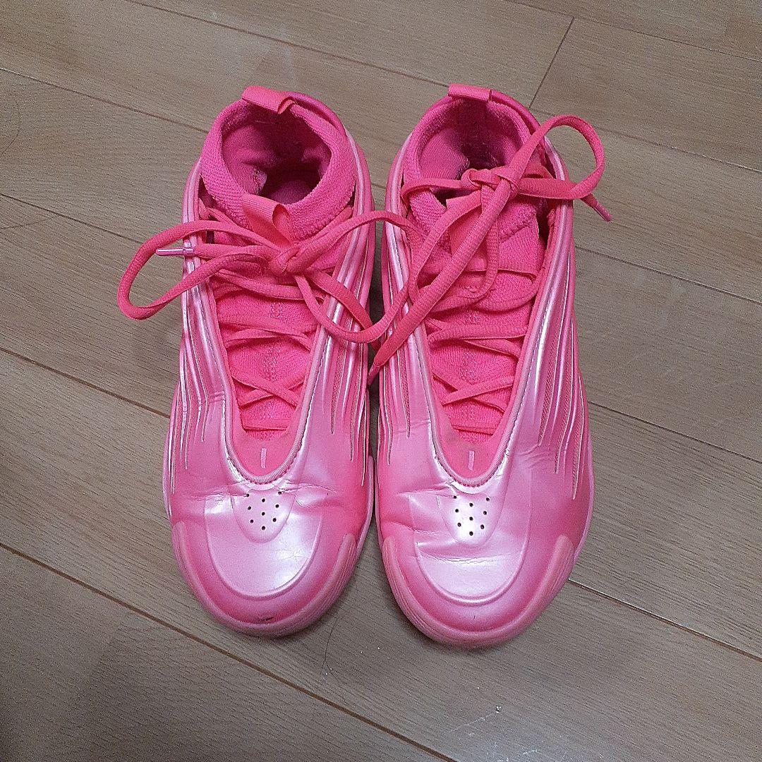 ピンク ハイカット スポーツシューズ