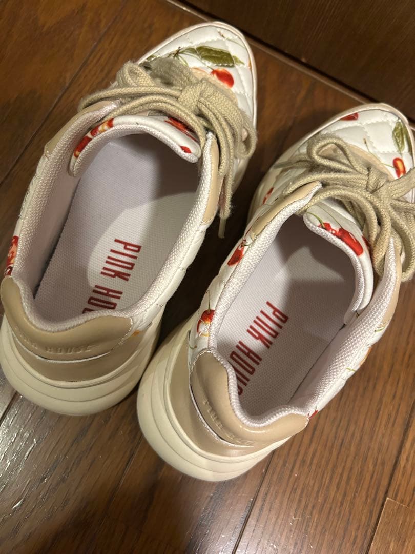 ピンクハウス　チェリー柄厚底スニーカー