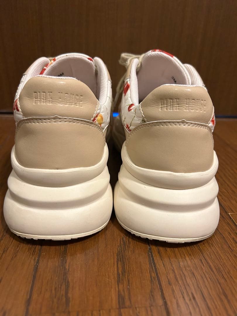 ピンクハウス　チェリー柄厚底スニーカー