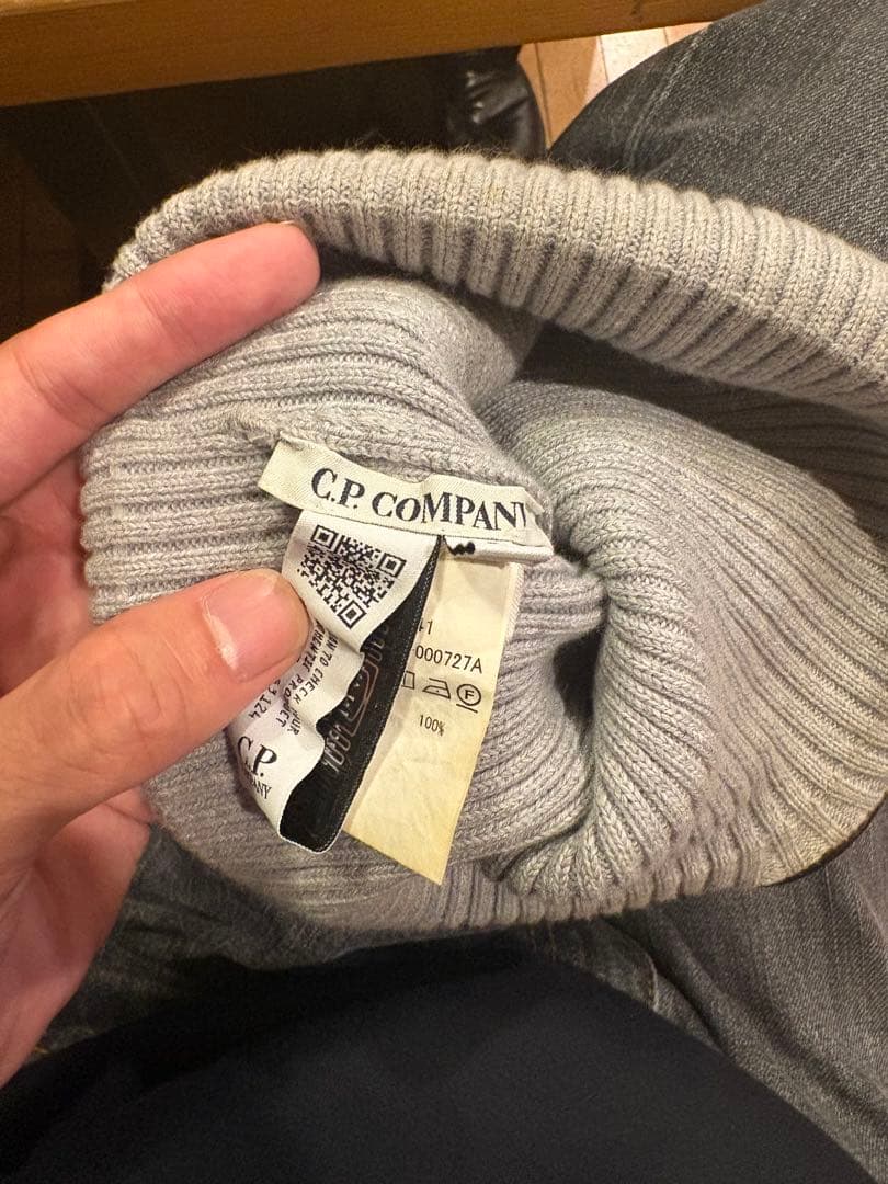 C.P. COMPANY ゴーグル付きニット帽 グレー