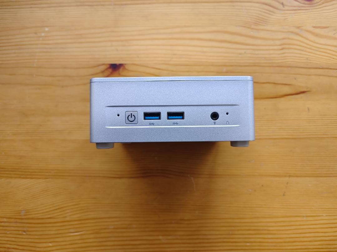 専用 MINISFORUM UM870 Slim　R7 8745H　Win11