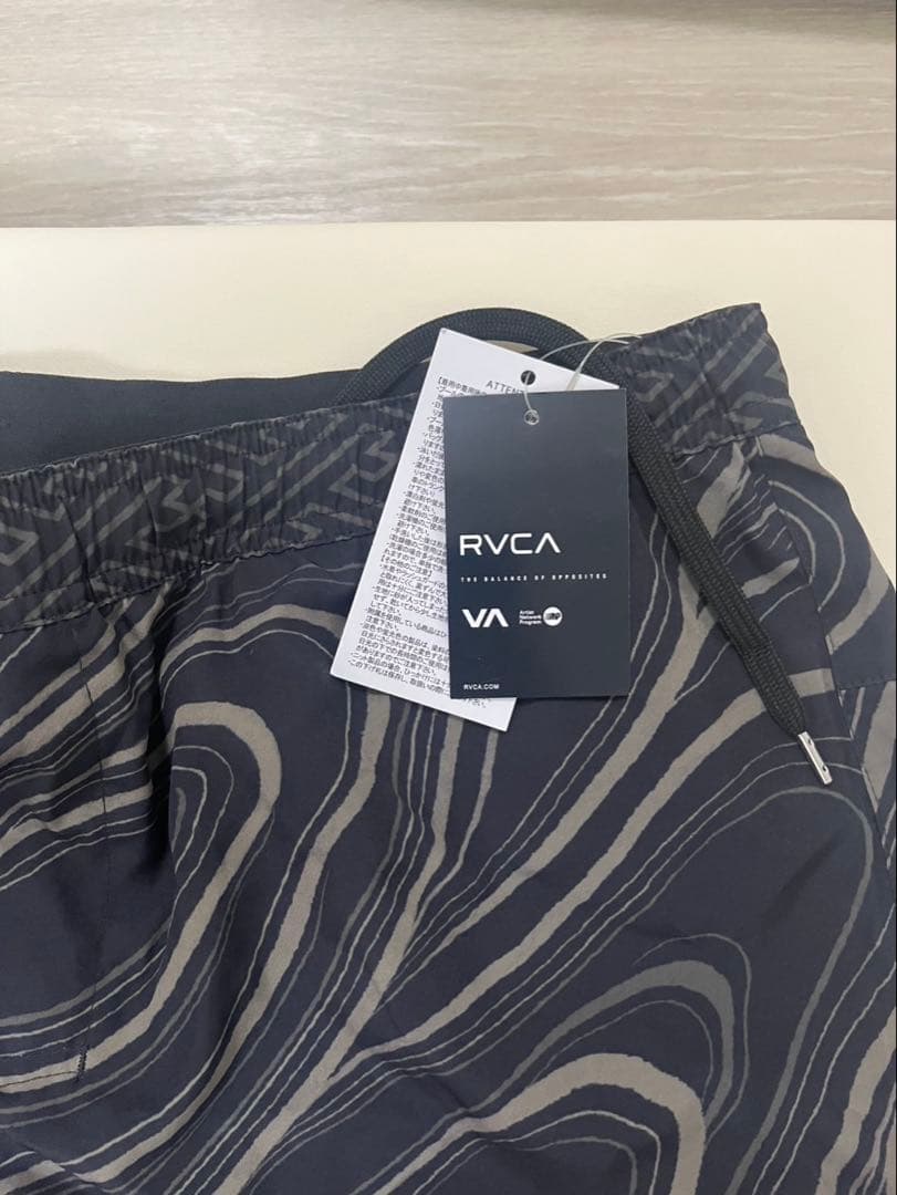 パンツ RVCA X KRAZY BEE X GAKKIN2-IN SHORTS