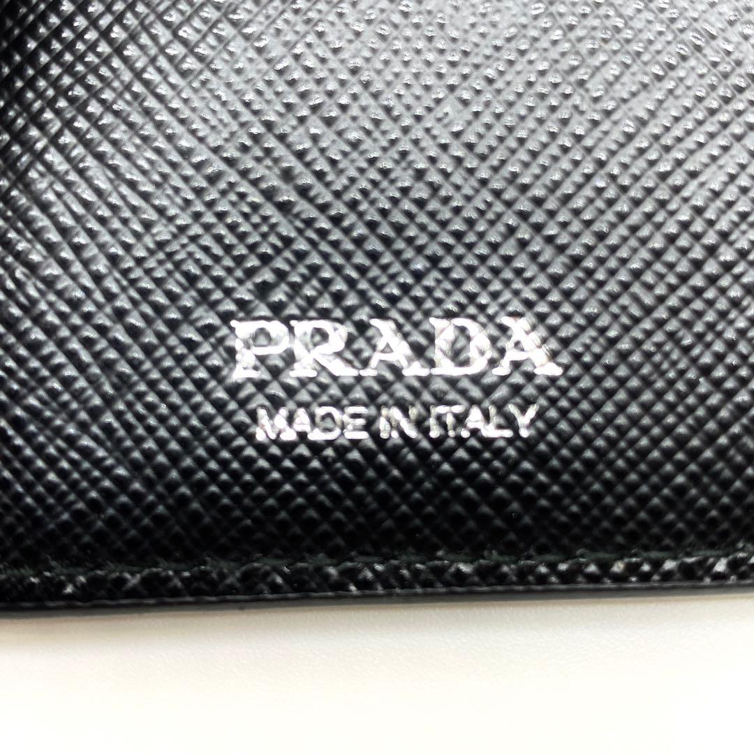 【未使用級　限定品】PRADA サフィアーノ 6連キーケース ロゴプレート 黒
