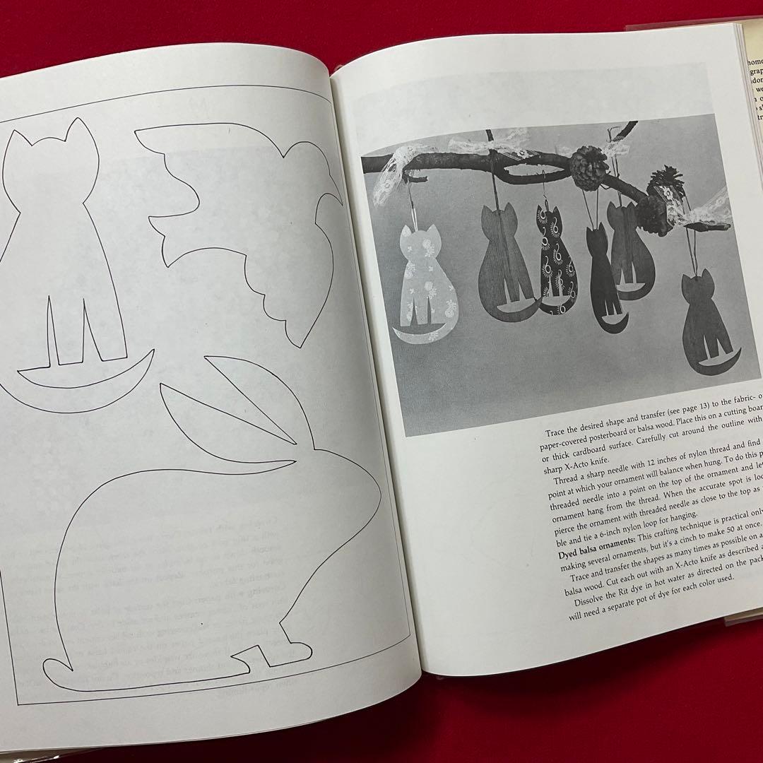 手芸本 洋書 クリスマス オーナメントとストッキング 100以上のデザインと図案