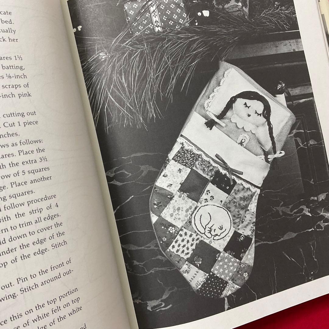 手芸本 洋書 クリスマス オーナメントとストッキング 100以上のデザインと図案