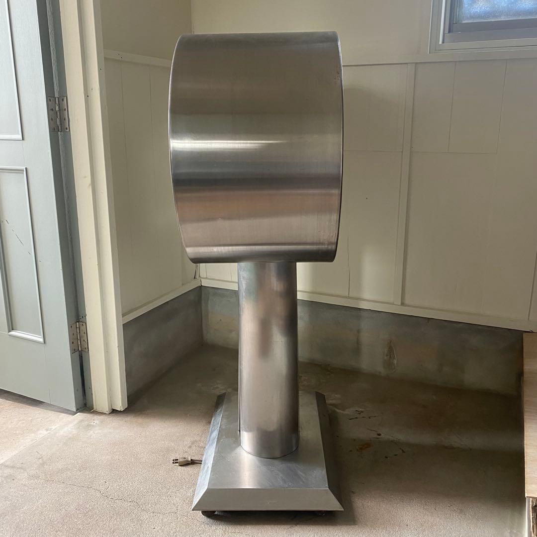 ステンレス製オーバル型ディスプレイケース　ガラスケース　スペースエイジ　近未来