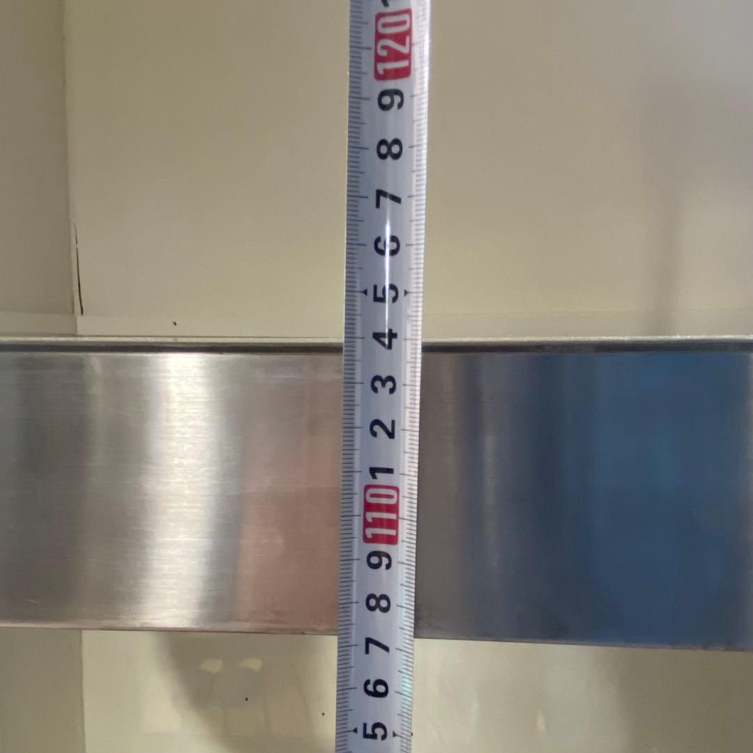 ステンレス製オーバル型ディスプレイケース　ガラスケース　スペースエイジ　近未来