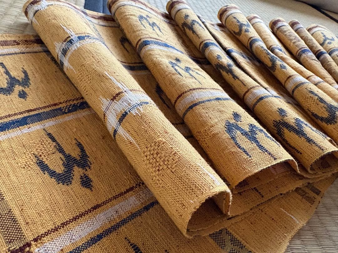 手織り八寸帯　琉球っぽい柄