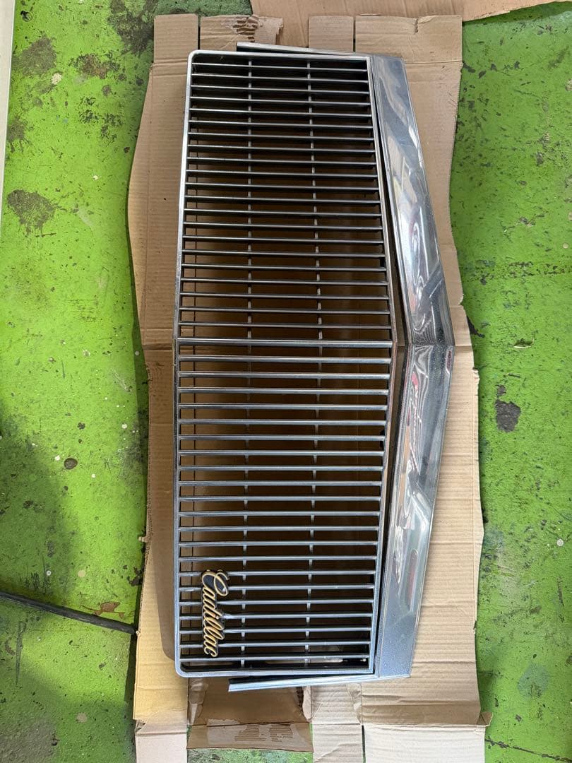 キャデラック　グリル　フリートウッド　ブロアム