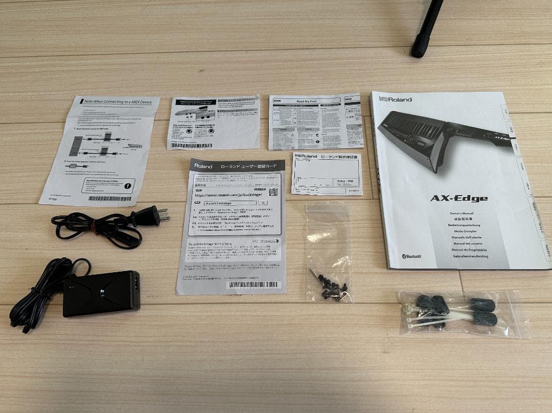 【7日まで値下げ】【美品】Roland AX-EDGE-W ショルダーキーボード