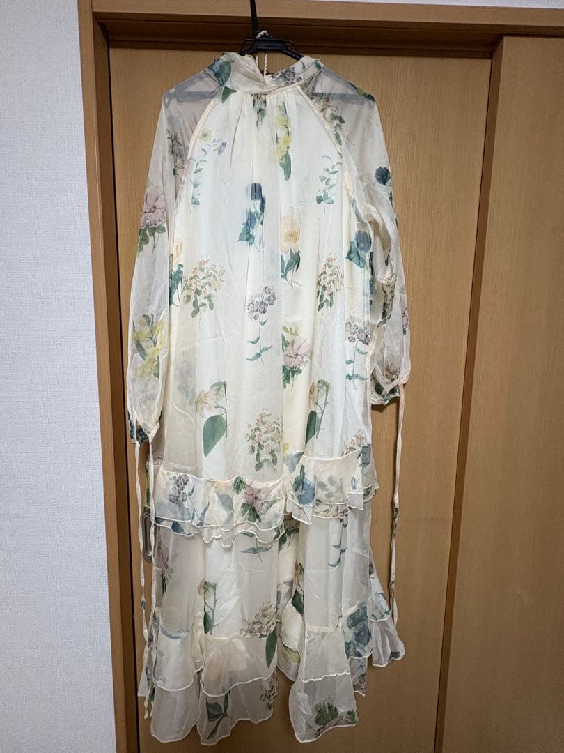 フラワーティアードワンピース　ANDREA & Co