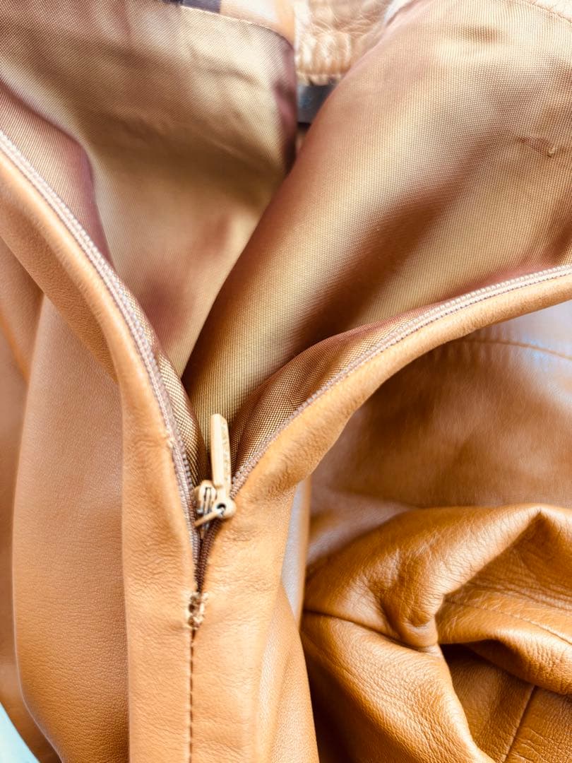 ロエベ　子羊革パンツ　キャメル