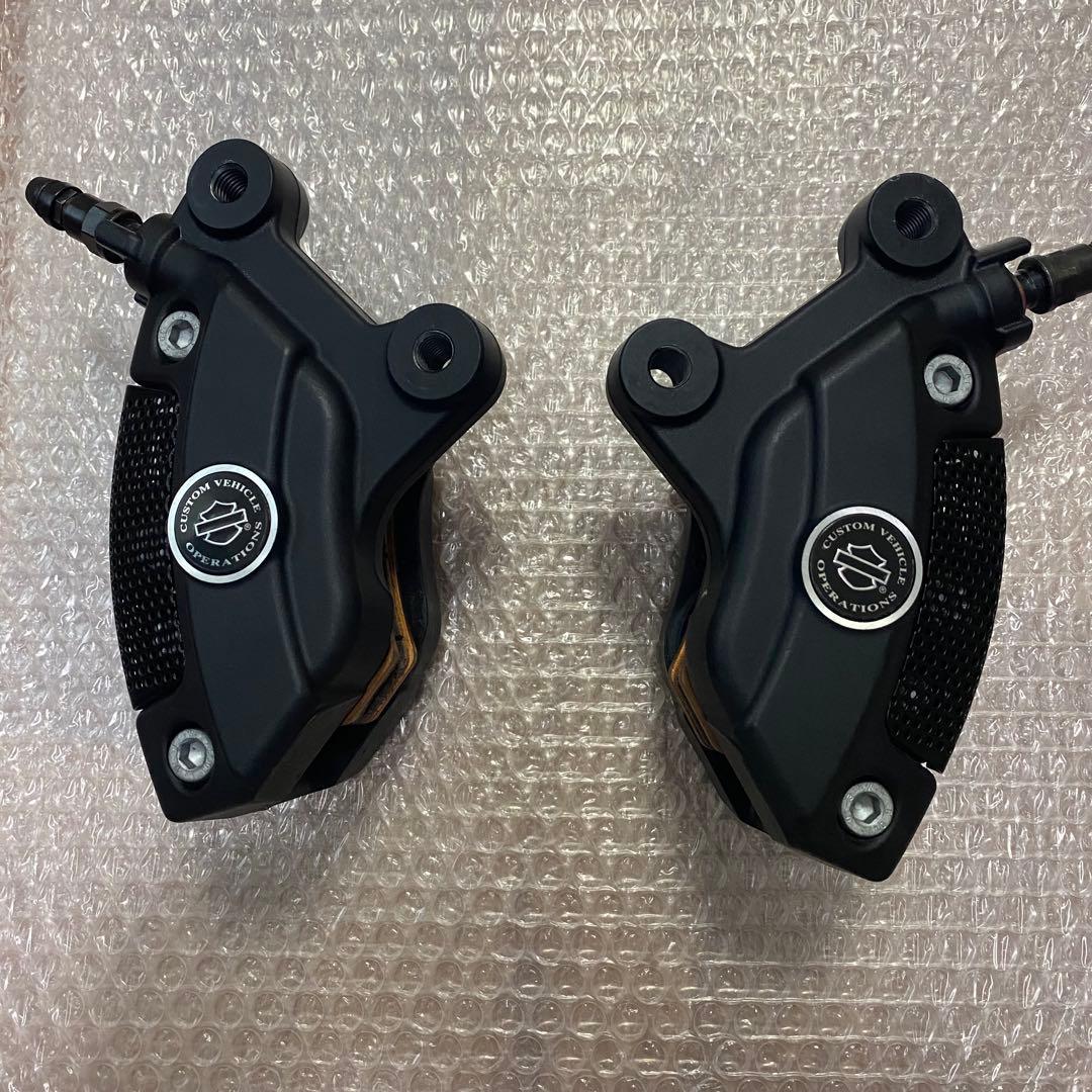 ハーレーダビッドソン　ツーリングモデルCVOフロントブレーキキャリパー左右セット