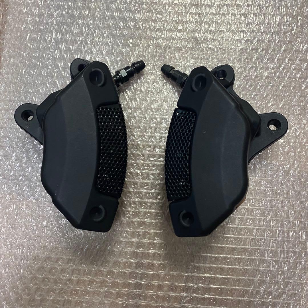 ハーレーダビッドソン　ツーリングモデルCVOフロントブレーキキャリパー左右セット