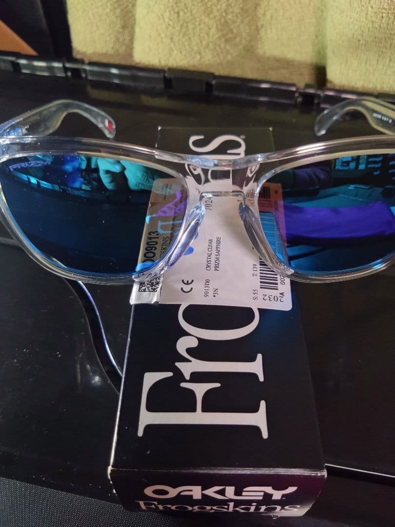 OAKLEY　Frogskins フレームクリアー