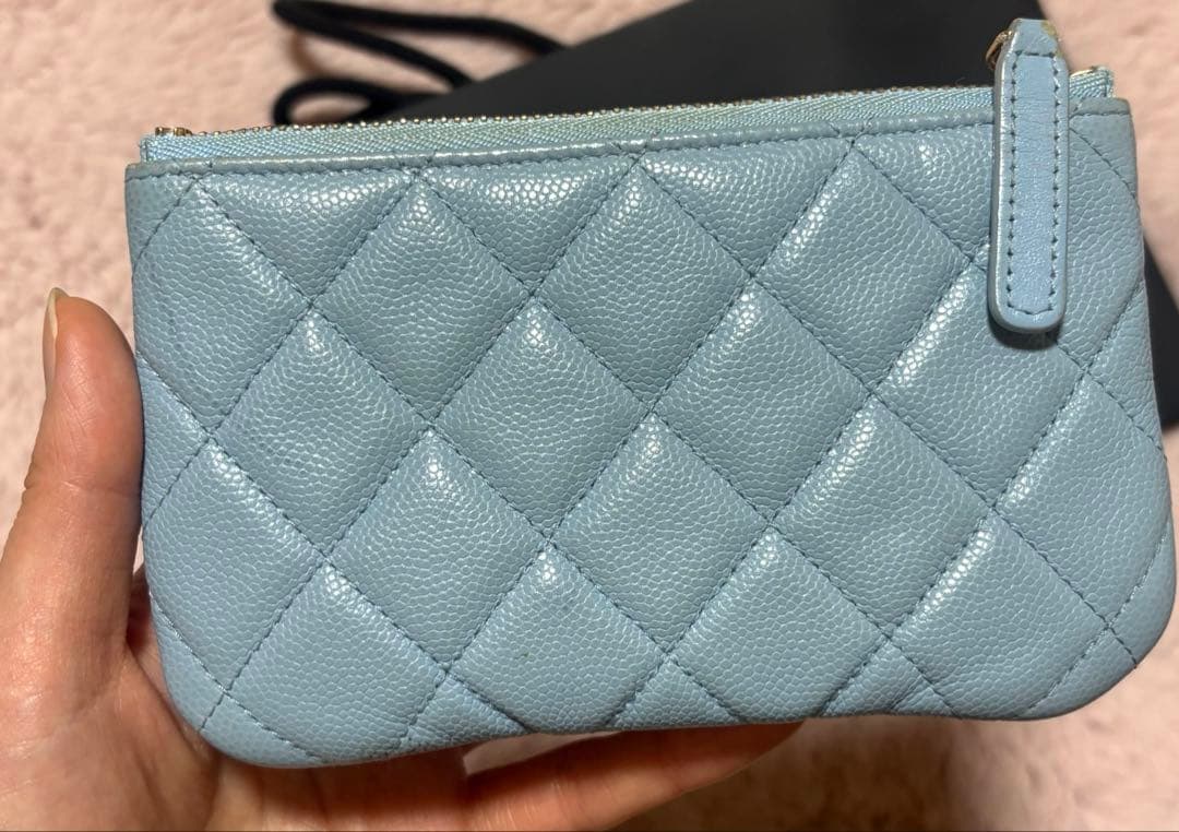 CHANEL ライトブルー ケース