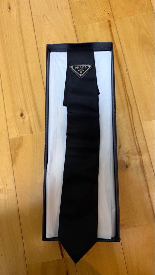 PRADA ブラック ネクタイ 専用ボックス付き