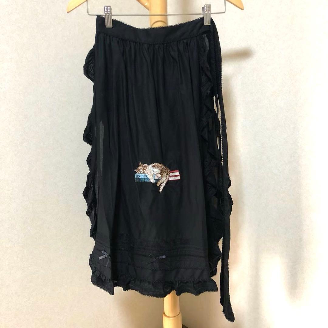 ピンクハウス 書斎の猫たち刺繍入りローン タブリエ