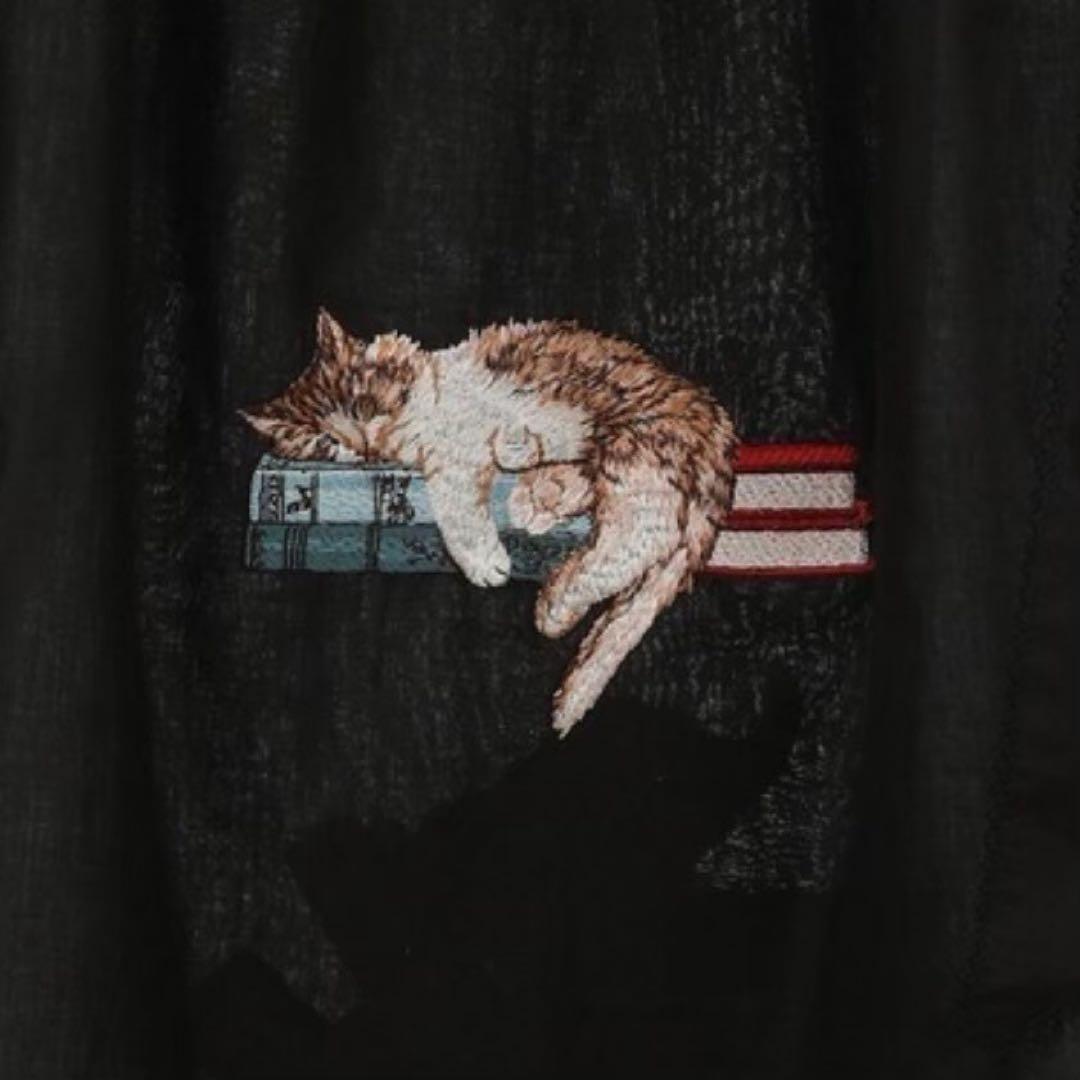 ピンクハウス 書斎の猫たち刺繍入りローン タブリエ