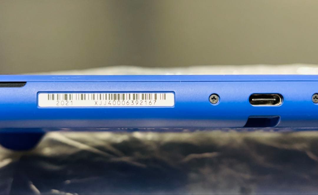 【ひろ】 【美品未使用】Nintendo Switch Lite ブルー