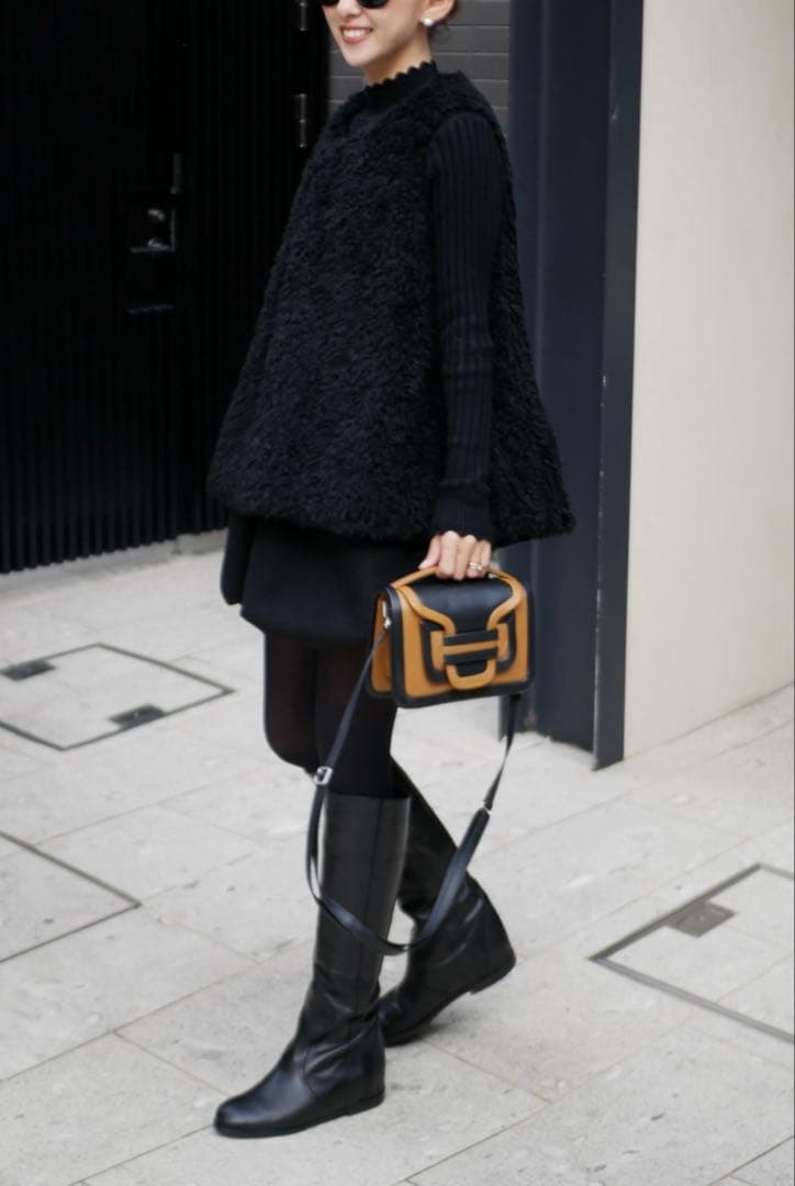 クラウドシープボアベスト　ブラック　スワンカーディガン　ピンク