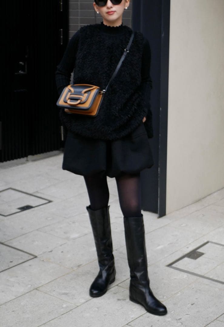 クラウドシープボアベスト　ブラック　スワンカーディガン　ピンク