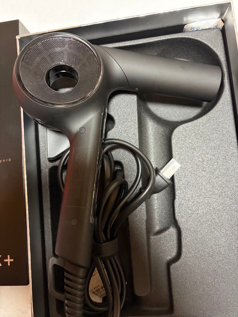 み*ぃ様 最新作 ホリスティックキュア マグネットヘアプロ ドライヤーゼロ ブラ