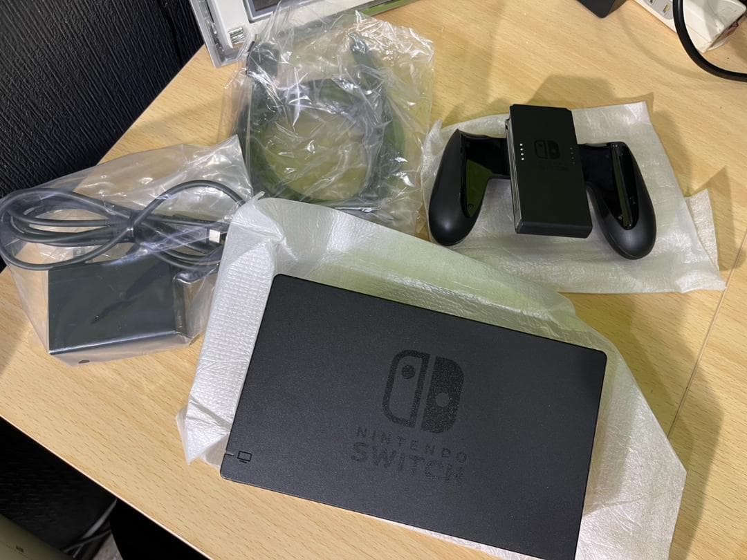 任天堂 switch ニンテンドースイッチ 本体 2018 動確済　美品