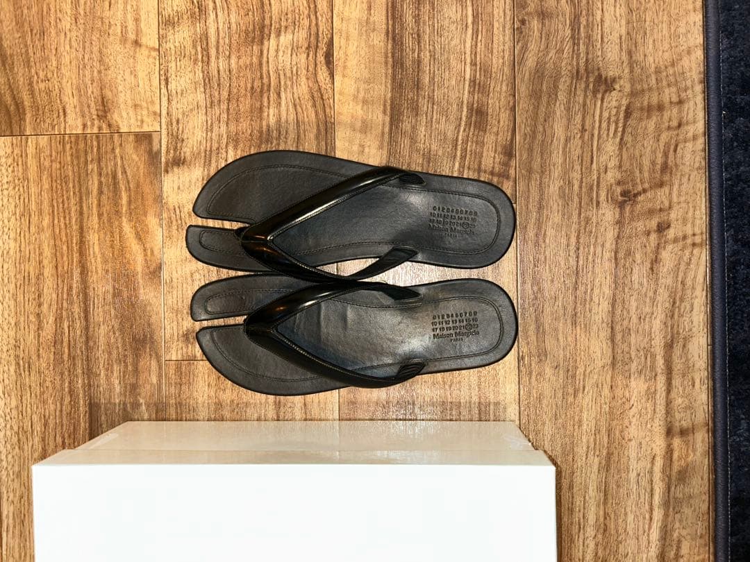 マルジェラ　足袋　タビ　tabi サンダル