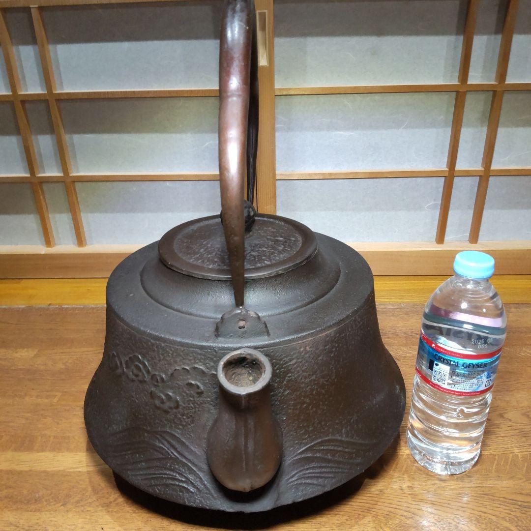 南部鉄瓶　大型特大鋳鉄　茶釜 龍と桜彫刻 南部鉄器　 8リットル　ヴィンテージ