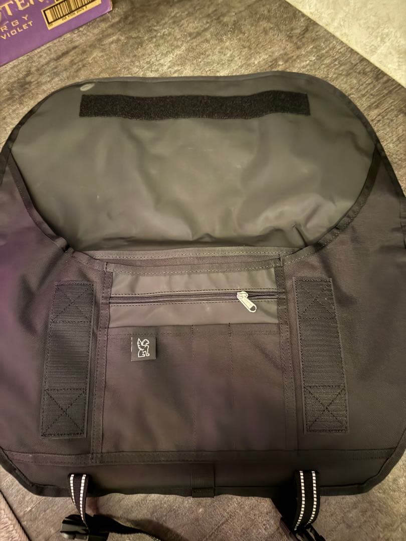 ま*ん様 CHROME クローム ブラック メッセンジャーバッグ CTZ 24L