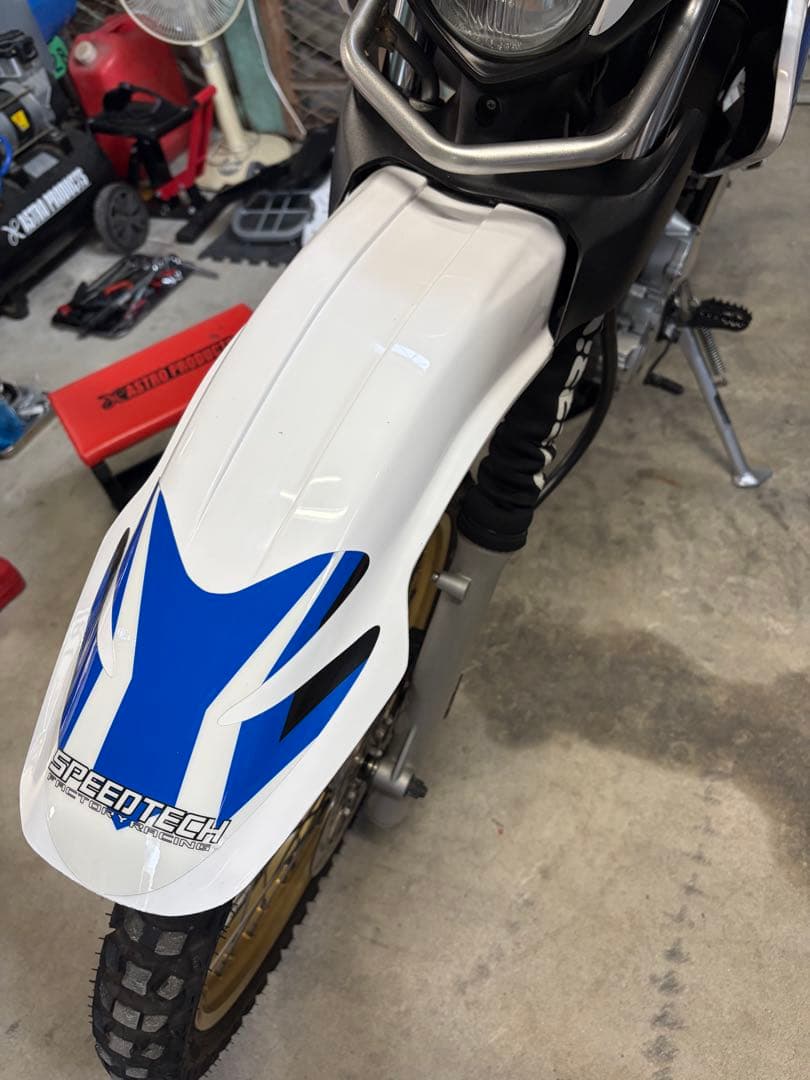 DT230ランツァフロントフェンダー　セロー250